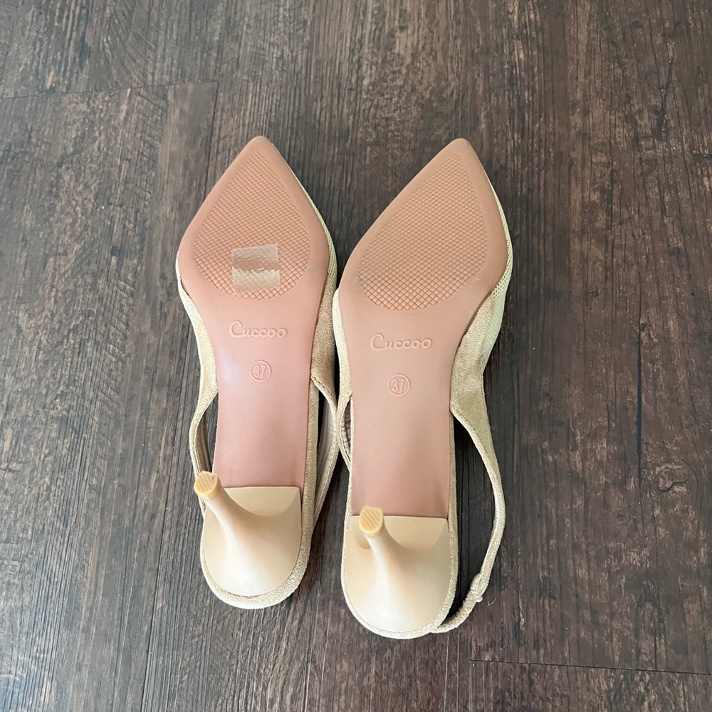 Heels - Picture 3 of 4